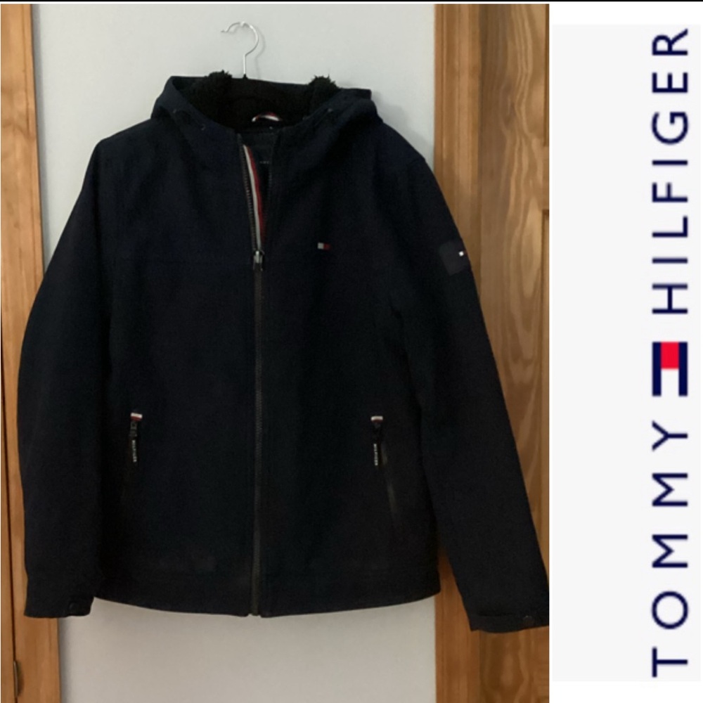 Tommy Hilfiger men’s dark navy winter jacket size Medium.